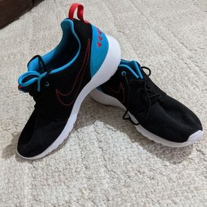 Men's Nike Roshe Run N7 Sneakers